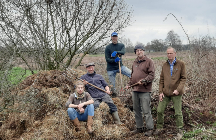 Broeihoop maken voor de ringslang